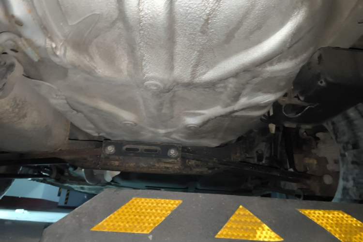 Used Buick Excelle 2011 1.6 LX-MT Chassis Rear