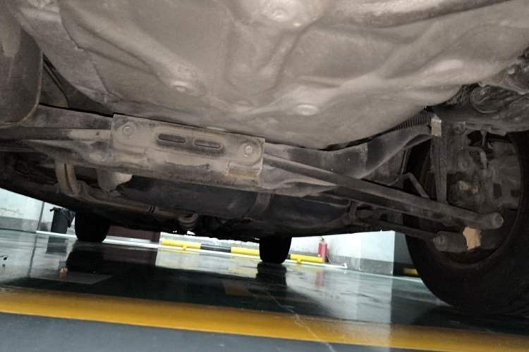 Used Buick Excelle 2011 1.6LX-AT Chassis Rear