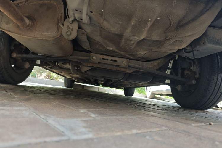 Used Buick Excelle 2011 1.6 LX-MT Chassis Rear