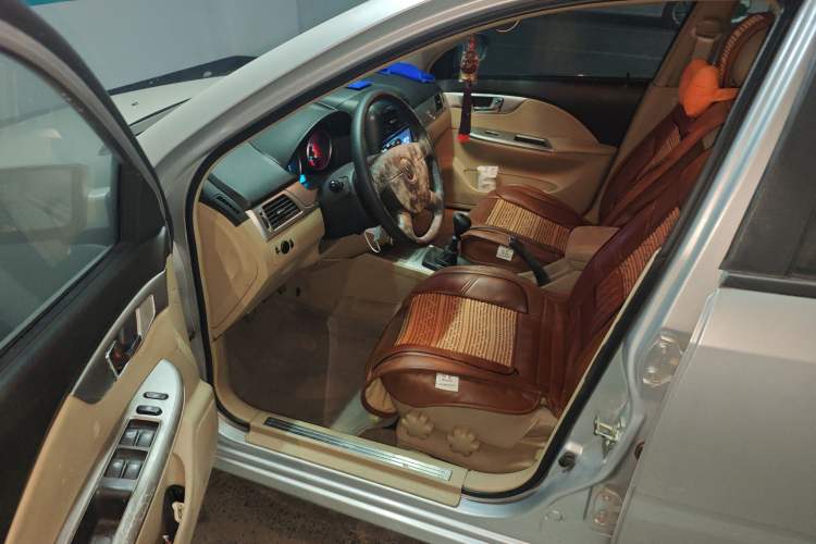 Used Buick Excelle 2011 1.6 LX-MT Driver Seat