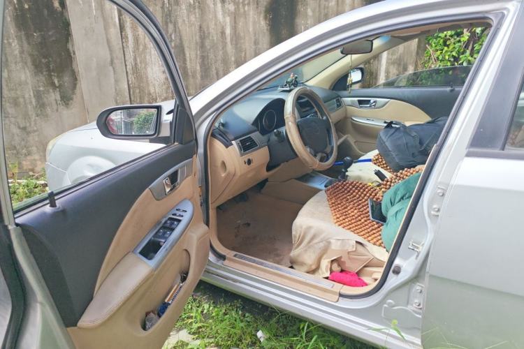 Used Buick Excelle 2011 1.6 LX-MT Driver Seat