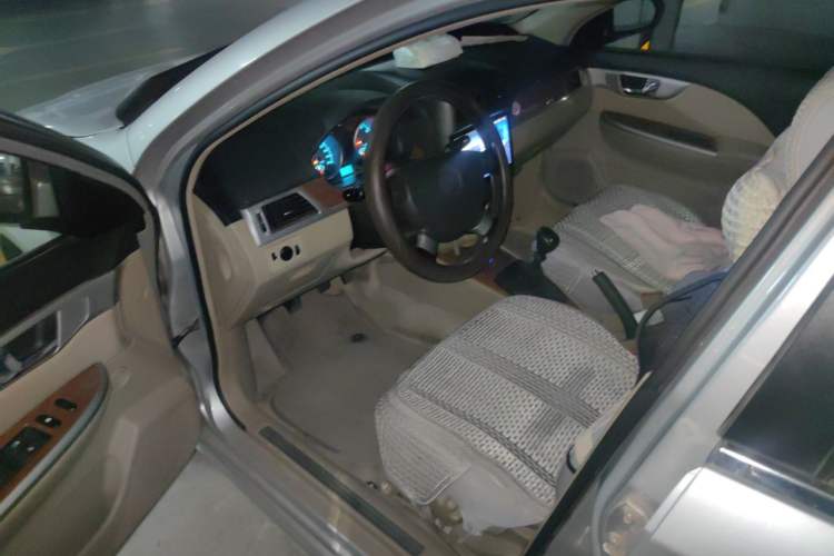 Used Buick Excelle 2011 1.6 LE-MT Driver Seat