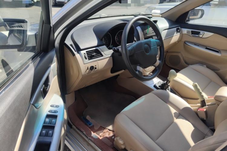 Used Buick Excelle 2011 1.6 LX-MT Driver Seat