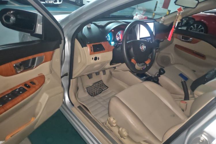 Used Buick Excelle 2011 1.6 LX-MT Driver Seat