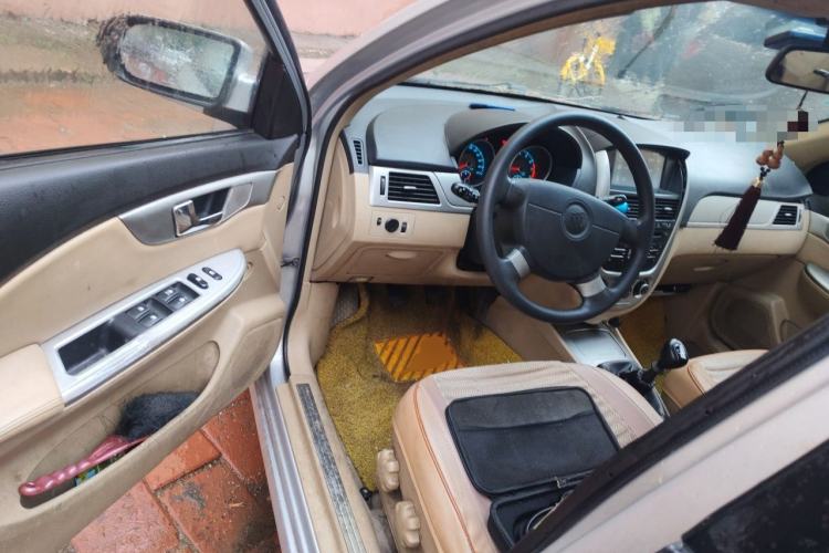 Used Buick Excelle 2011 1.6 LX-MT Driver Seat
