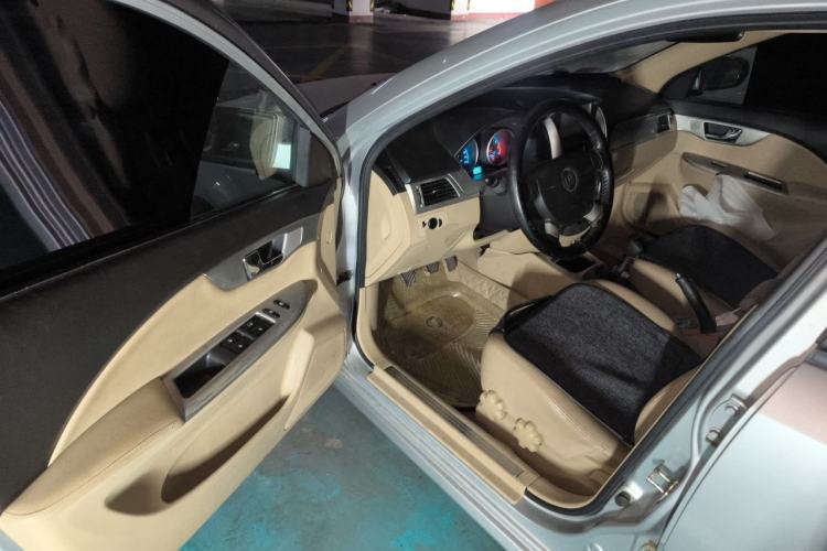 Used Buick Excelle 2011 1.6 LX-MT Driver Seat