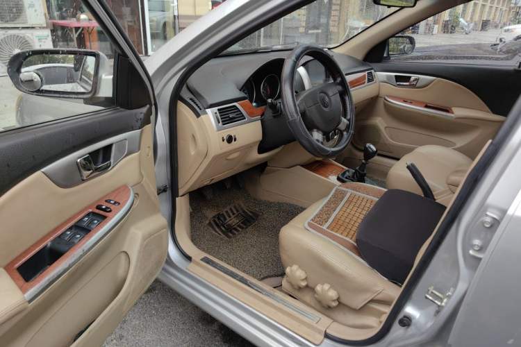 Used Buick Excelle 2011 1.6 LE-MT Driver Seat