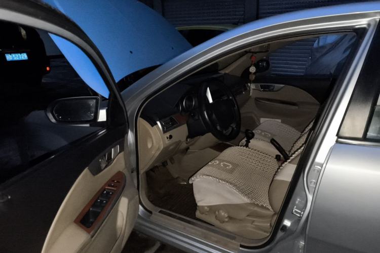 Used Buick Excelle 2011 1.6 LE-MT Driver Seat