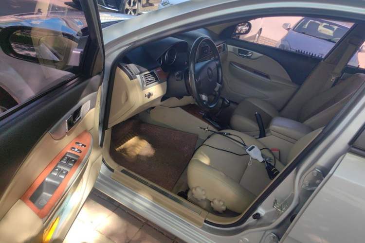Used Buick Excelle 2011 1.6 LX-MT Driver Seat