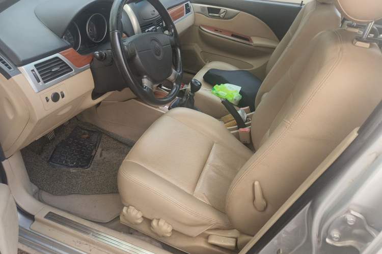 Used Buick Excelle 2011 1.6 LE-MT Driver Seat