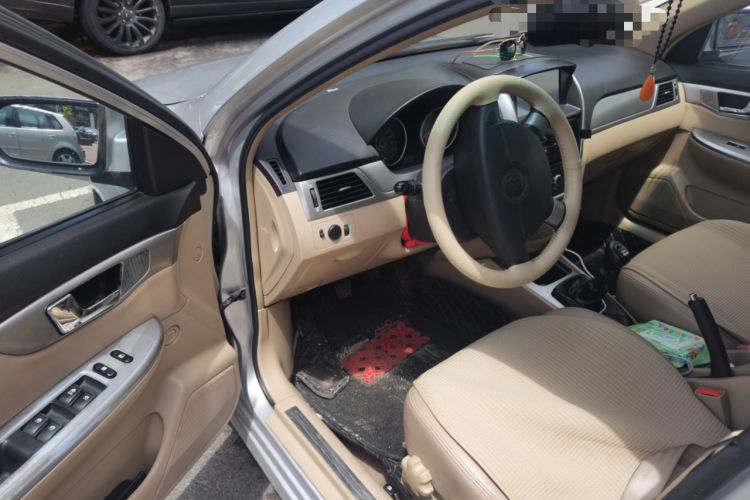 Used Buick Excelle 2011 1.6 LX-MT Driver Seat