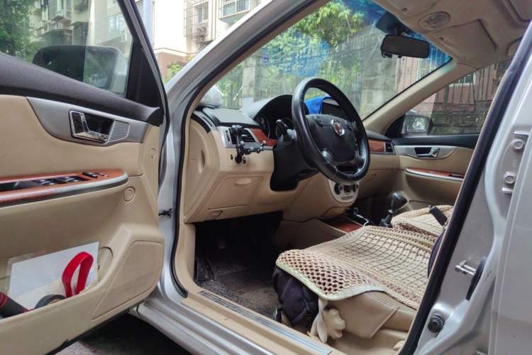 Used Buick Excelle 2011 1.6 LE-MT Driver Seat