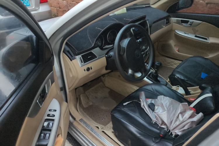 Used Buick Excelle 2011 1.6 LX-MT Driver Seat