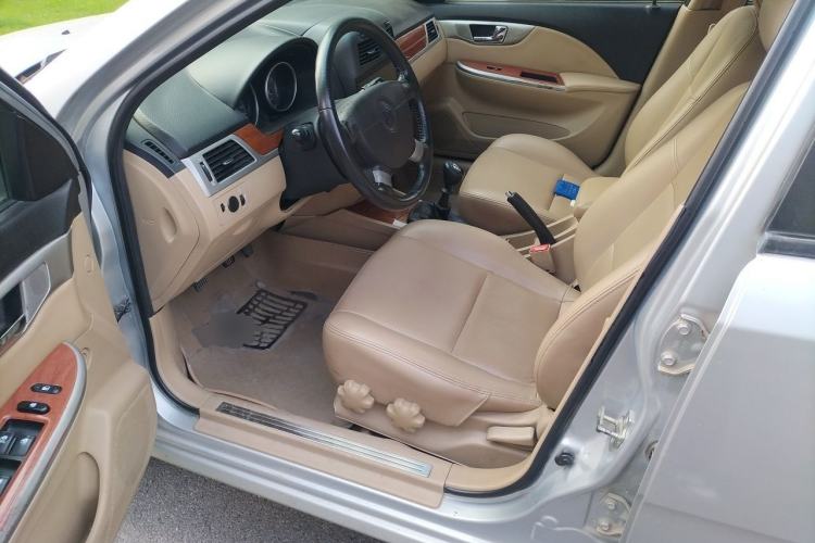 Used Buick Excelle 2011 1.6 LE-MT Driver Seat