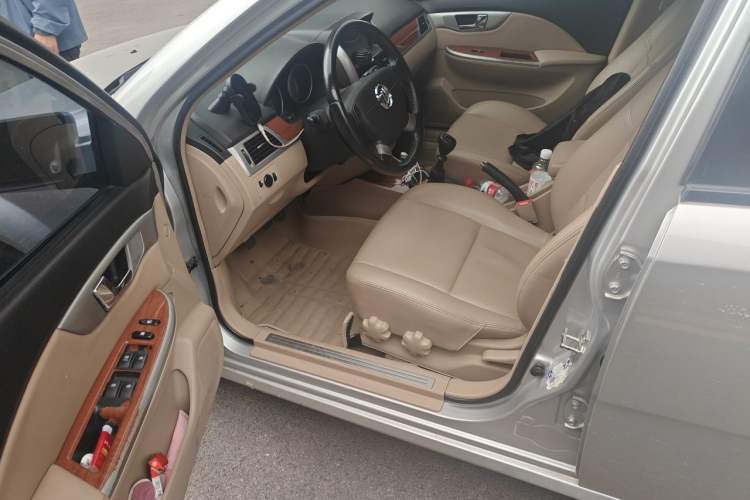 Used Buick Excelle 2011 1.6 LE-MT Driver Seat