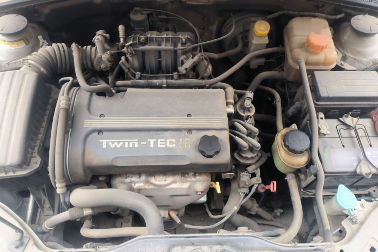 Used Buick Excelle 2011 1.6 LE-AT Engine Bay