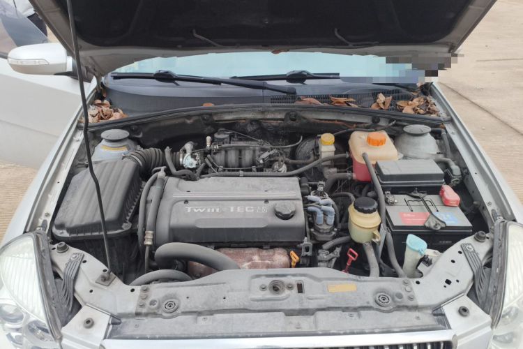 Used Buick Excelle 2011 1.6LX-AT Engine Bay