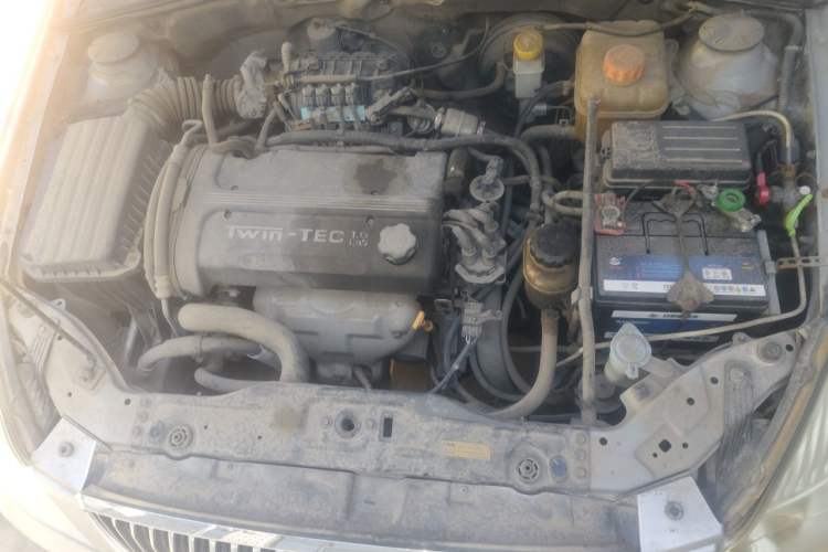 Used Buick Excelle 2011 1.6 LE-MT Engine Bay