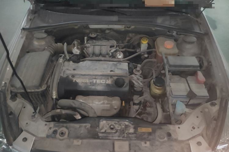 Used Buick Excelle 2011 1.6 LE-AT Engine Bay