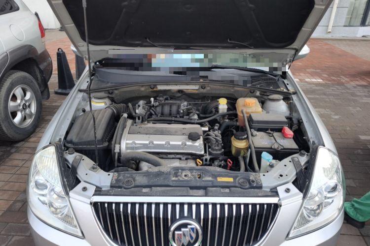 Used Buick Excelle 2011 1.6 LE-AT Engine Bay