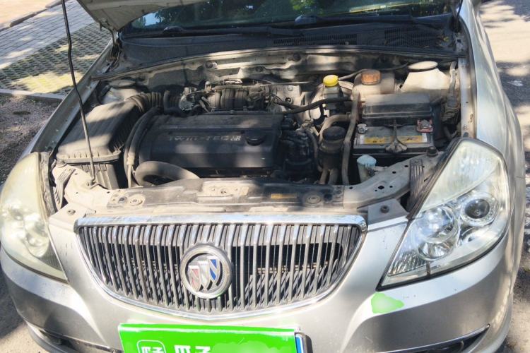 Used Buick Excelle 2011 1.6 LX-MT Engine Bay