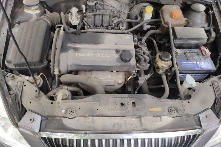 Used Buick Excelle 2011 1.6 LE-MT Engine Bay