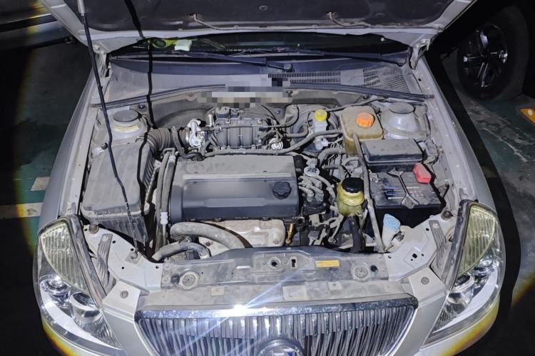 Used Buick Excelle 2011 1.6 LX-MT Engine Bay