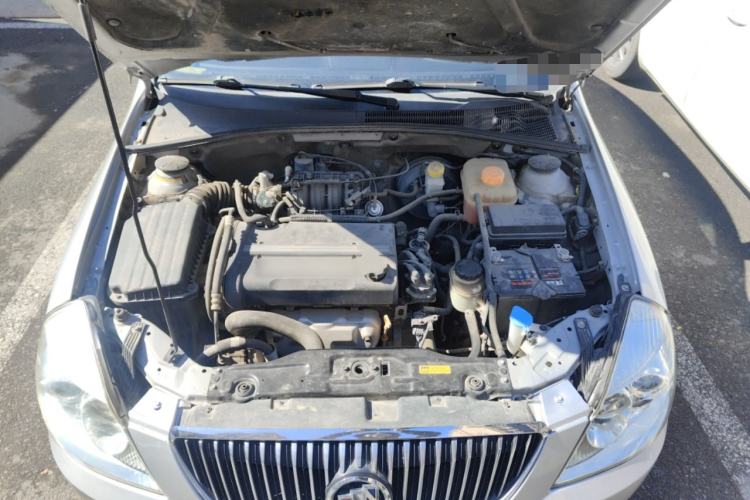 Used Buick Excelle 2011 1.6 LX-MT Engine Bay