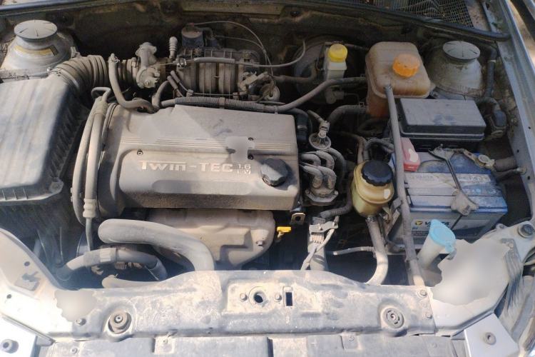 Used Buick Excelle 2011 1.6 LE-MT Engine Bay