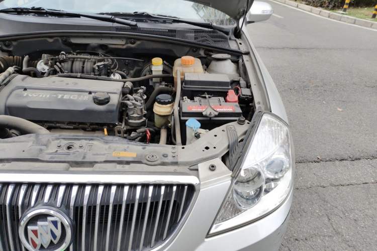 Used Buick Excelle 2011 1.6 LE-AT Engine Bay Left