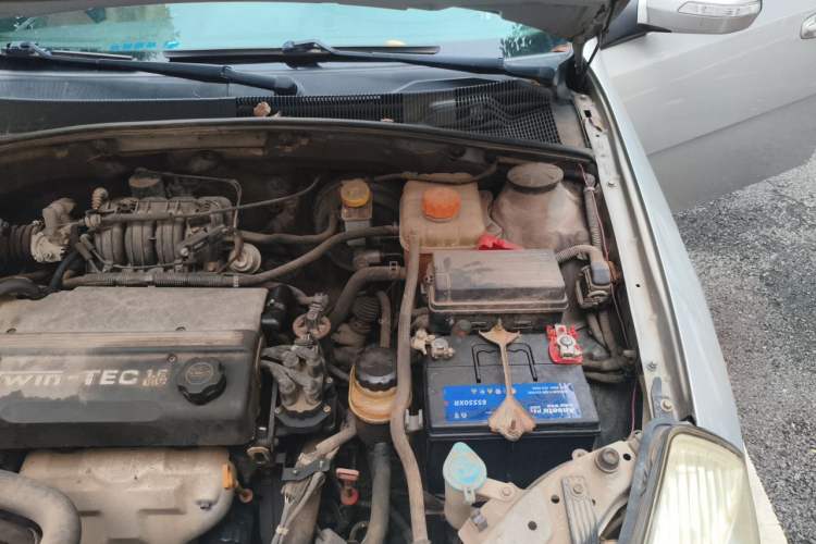 Used Buick Excelle 2011 1.6 LE-AT Engine Bay Left