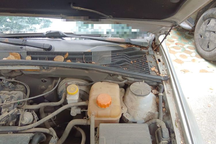 Used Buick Excelle 2011 1.6 LE-AT Engine Bay Left