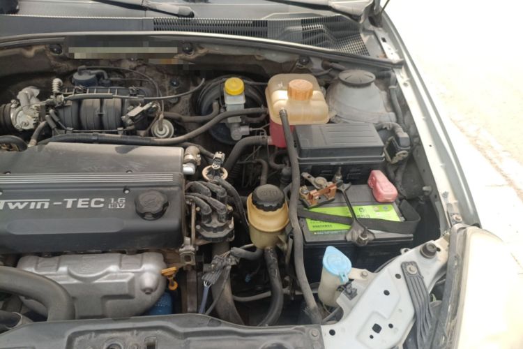 Used Buick Excelle 2011 1.6 LX-MT Engine Bay Left