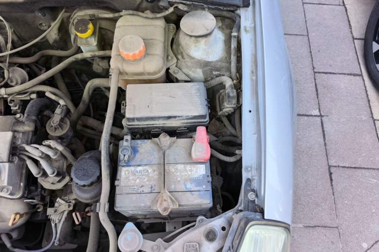 Used Buick Excelle 2011 1.6LX-AT Engine Bay Left