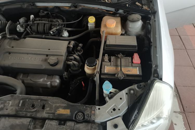 Used Buick Excelle 2011 1.6 LE-AT Engine Bay Left