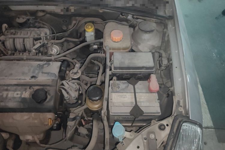 Used Buick Excelle 2011 1.6 LE-AT Engine Bay Left