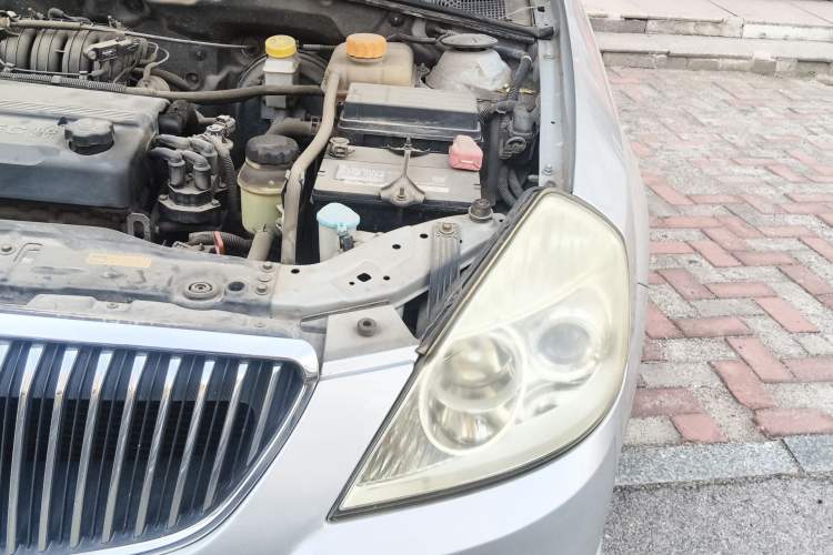 Used Buick Excelle 2011 1.6LX-AT Engine Bay Left