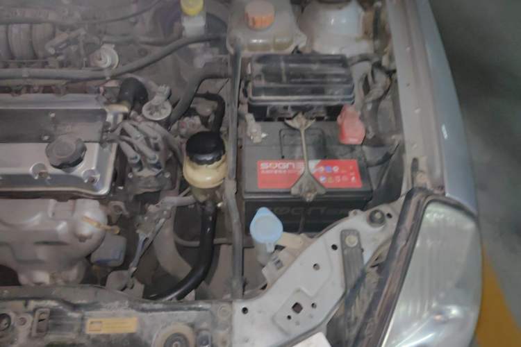 Used Buick Excelle 2011 1.6 LE-MT Engine Bay Left
