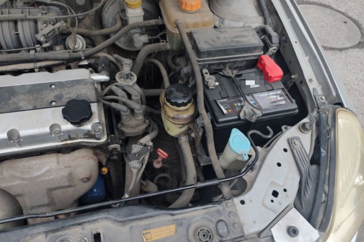Used Buick Excelle 2011 1.6LX-AT Engine Bay Left