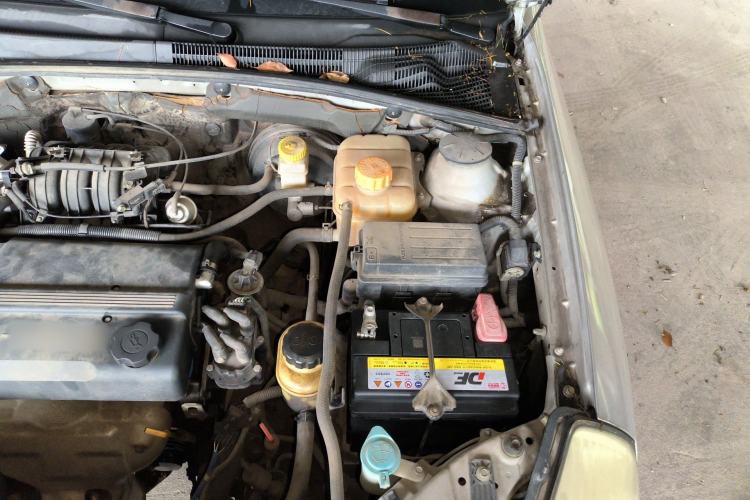 Used Buick Excelle 2011 1.6 LE-AT Engine Bay Left