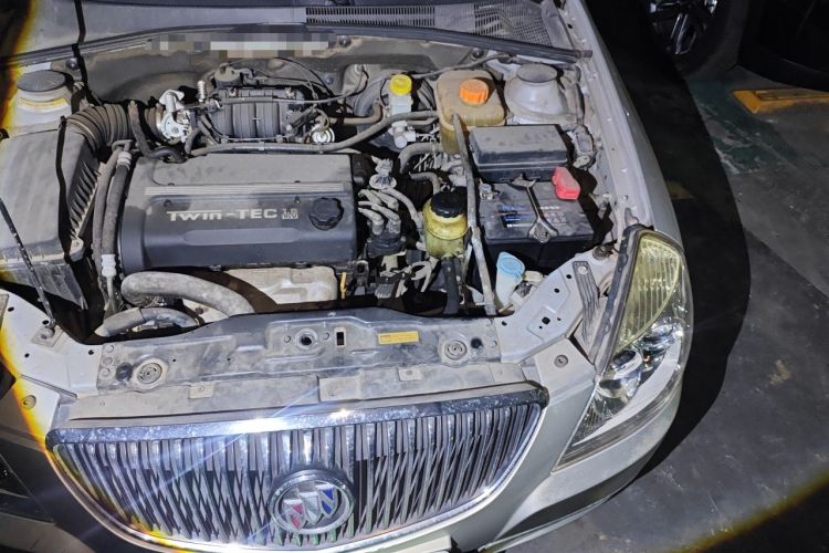 Used Buick Excelle 2011 1.6 LX-MT Engine Bay Left