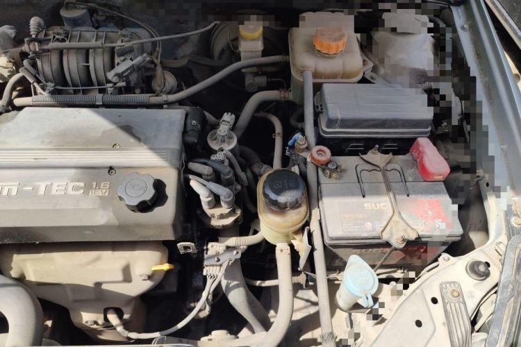 Used Buick Excelle 2011 1.6 LX-MT Engine Bay Left