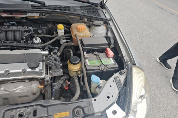 Used Buick Excelle 2011 1.6LX-AT Engine Bay Left
