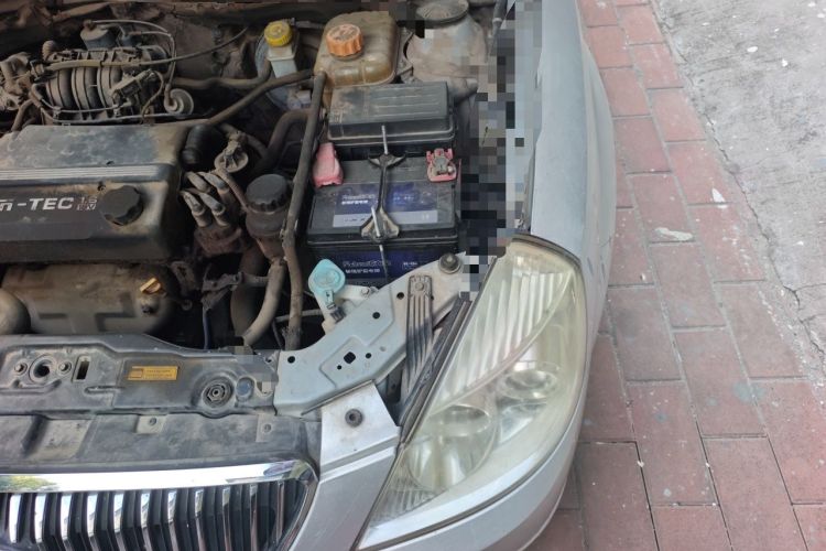 Used Buick Excelle 2011 1.6 LX-MT Engine Bay Left