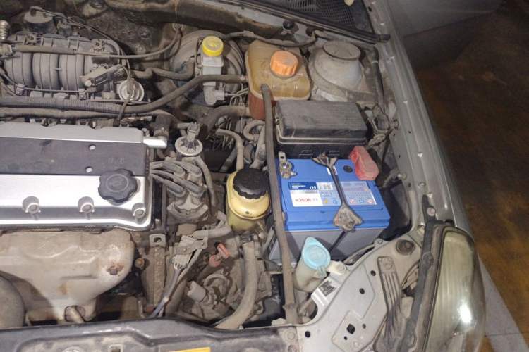 Used Buick Excelle 2011 1.6 LE-AT Engine Bay Left