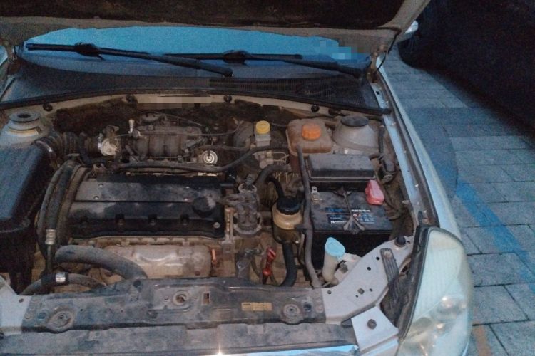Used Buick Excelle 2011 1.6LX-AT Engine Bay Left
