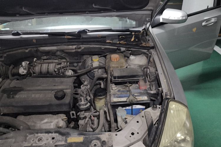 Used Buick Excelle 2011 1.6LX-AT Engine Bay Left
