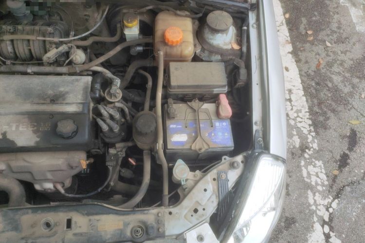Used Buick Excelle 2011 1.6LX-AT Engine Bay Left
