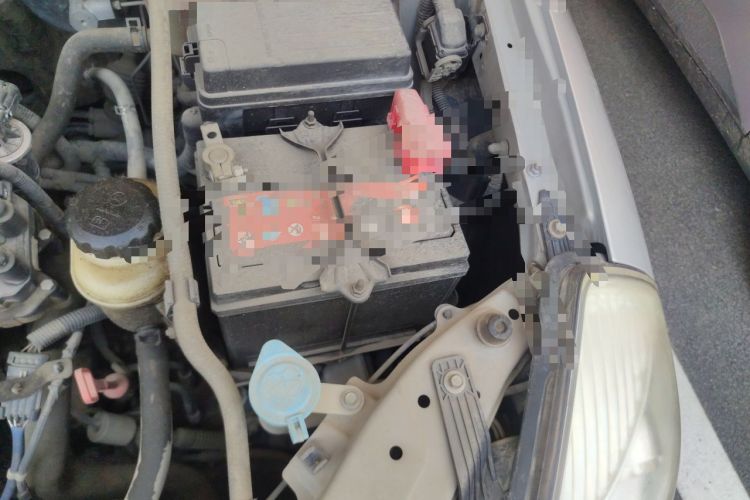 Used Buick Excelle 2011 1.6LX-AT Engine Bay Left