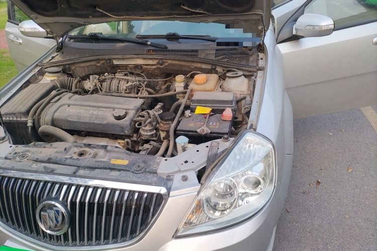 Used Buick Excelle 2011 1.6 LE-MT Engine Bay Left